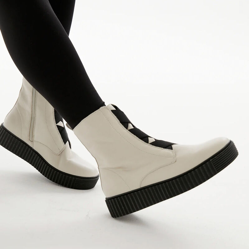 Alfie & Evie Date Boot image number 3